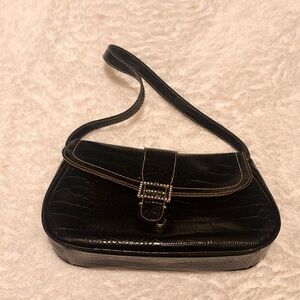 Black shoulder bag